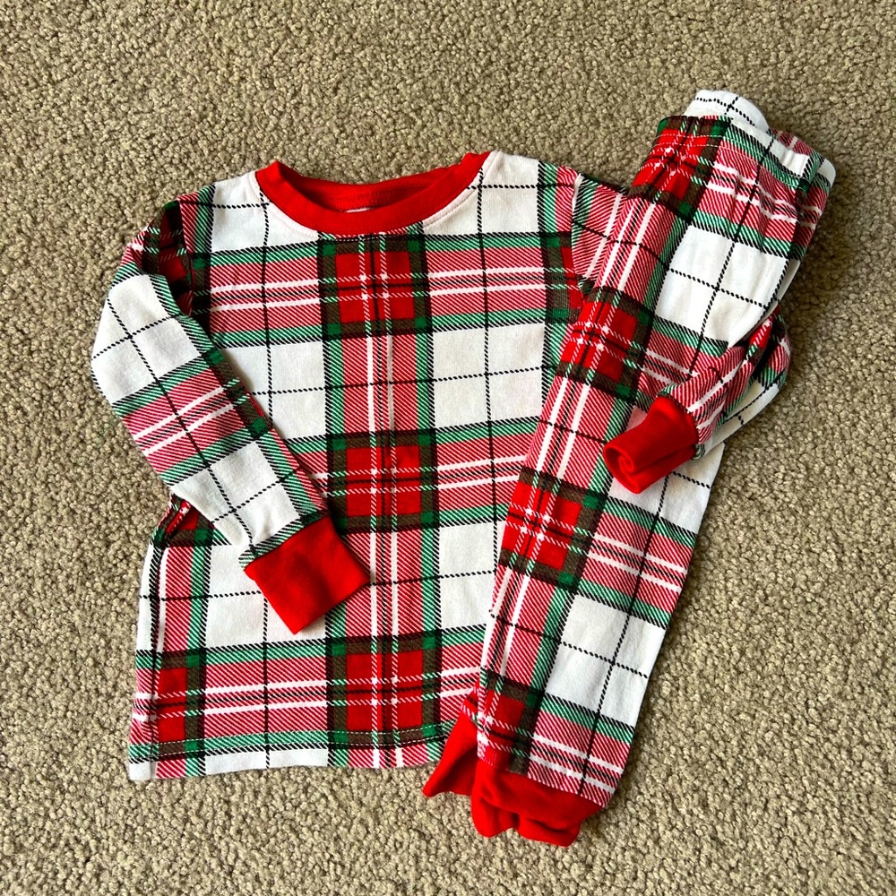 Carter’s Christmas Plaid Pajama Set. Size 18 Months.